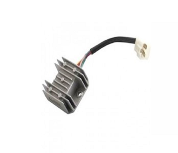 Scooter Serisi Regülatör 4lü Dişi Soket Büyük Öm